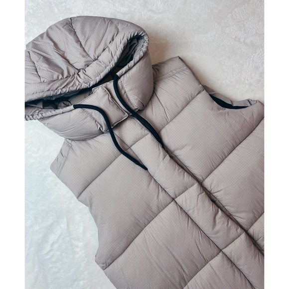 LIKE NEW | SUPERDRY PUFFER VEST - Picture 2 of 12